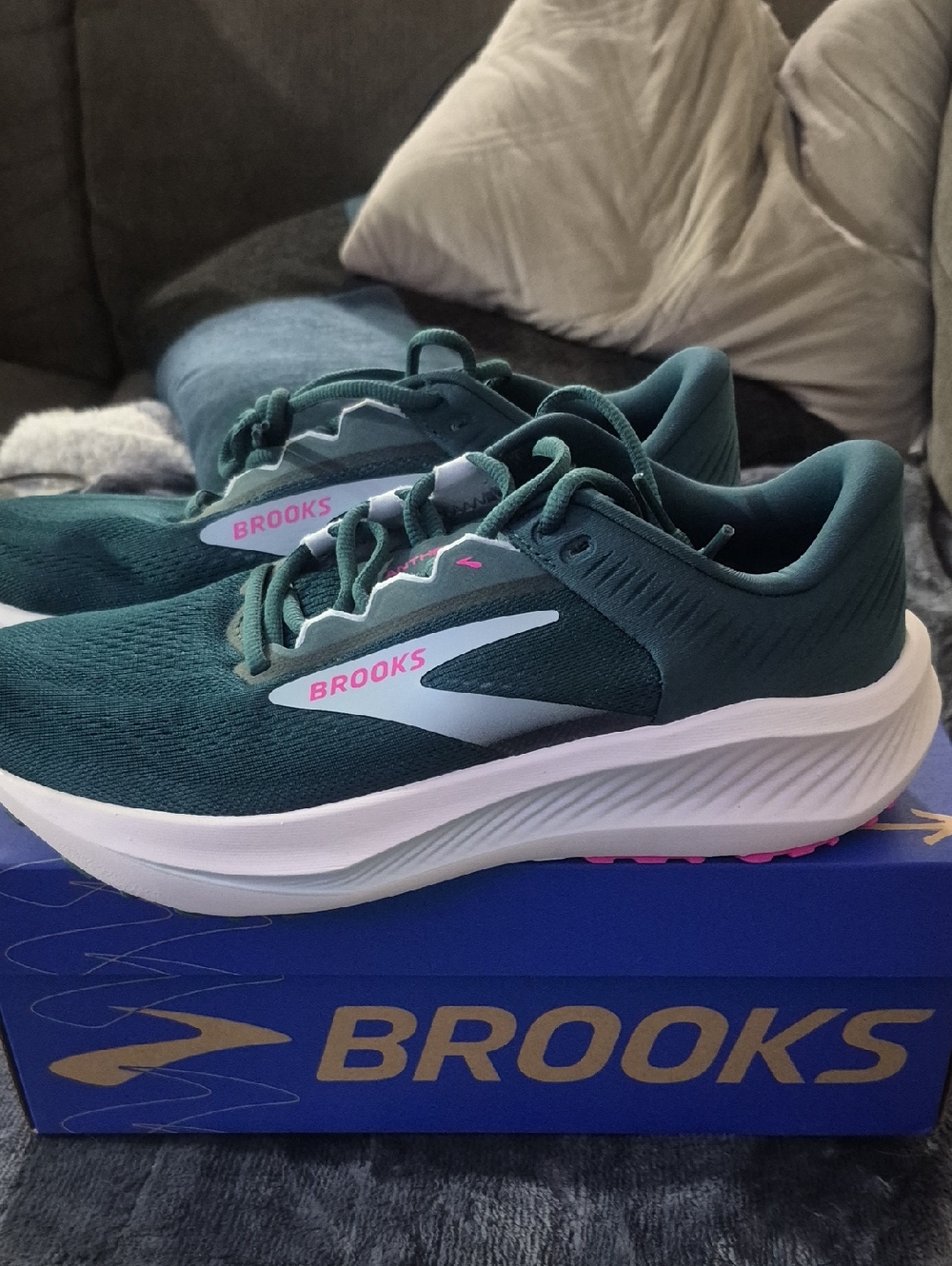 Brooks Women's Teal Running Shoes with White and Pink Accents
